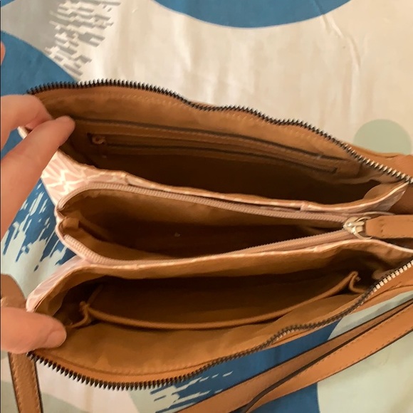 NWT TYLER RODAN Carlton crossbody bag - Picture 4 of 7